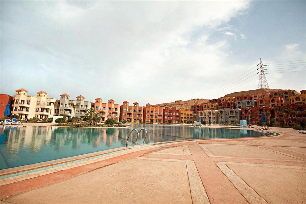 Porto Sokhna Pyramids Apartments Powered By Amer-Group Family Only ไอน์ ซกนา ภายนอก รูปภาพ