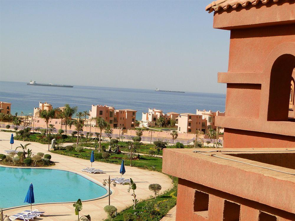 Porto Sokhna Pyramids Apartments Powered By Amer-Group Family Only ไอน์ ซกนา ภายนอก รูปภาพ